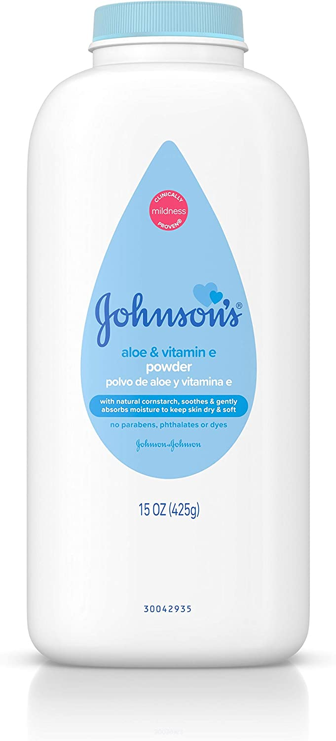 Johnson's Baby Powder, naturally extracted cornstarch, containing aloe Vera and Vitamin E, for delicate skin, hypoallergenic, paraben-free, phthalates and dye-free, gentle baby skin care,15 oz